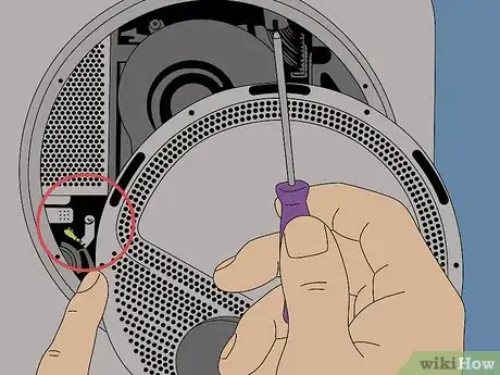 Imagen titulada Open a Mac Mini Step 6