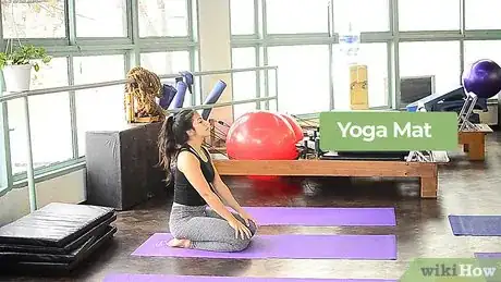 Imagen titulada Do a Headstand Step 1