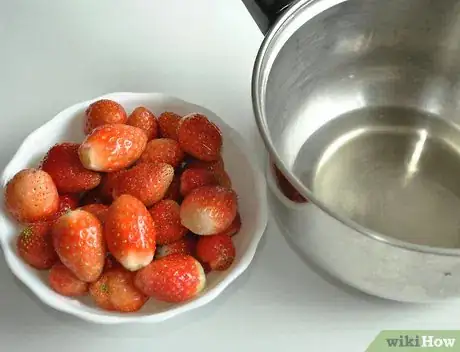 Imagen titulada Make Strawberry Sorbet Step 2
