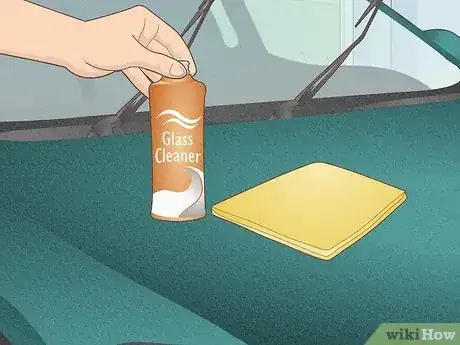 Imagen titulada Clean a Glass Windshield Step 10