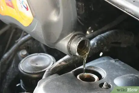 Imagen titulada Remove the Drain Plug in a Car to Change Oil Step 9