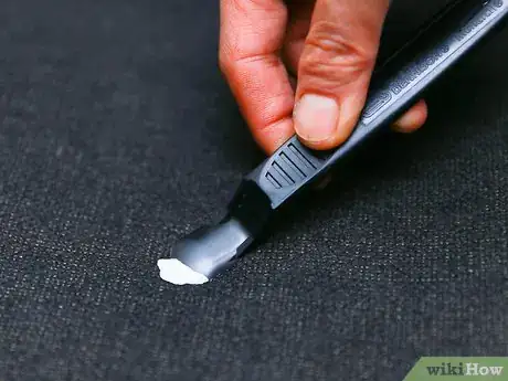 Imagen titulada Remove Chewing Gum from a Car Seat Step 3