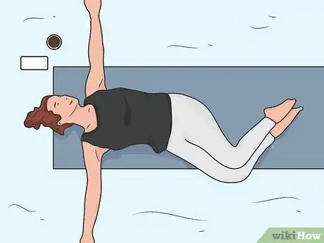 Imagen titulada Stretch Your Lower Back While Lying Down Step 03