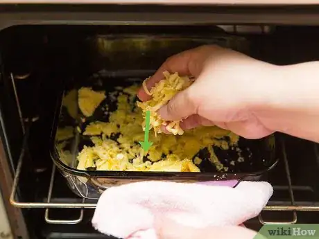 Imagen titulada Make Cheesy Scrambled Eggs Step 16