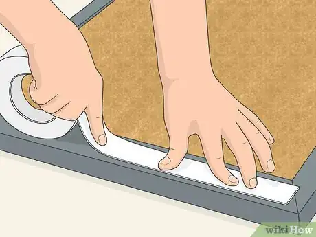 Imagen titulada Hang Cork Board Step 3