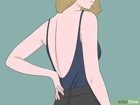 Imagen titulada Dress With No Bra Step 1
