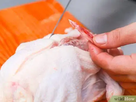 Imagen titulada Bone a Chicken Step 4