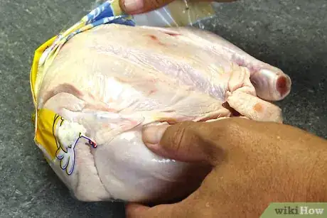 Imagen titulada Clean a Chicken Step 5