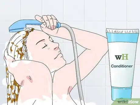 Imagen titulada Highlight Your Hair Naturally Step 5