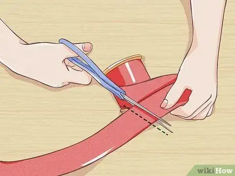 Imagen titulada Make a Bow for a Christmas Tree Topper Step 6