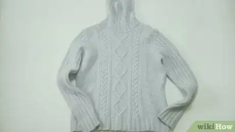 Imagen titulada Fold a Sweater Step 5