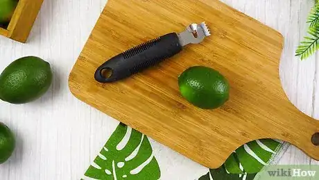 Imagen titulada Zest a Lime Step 8