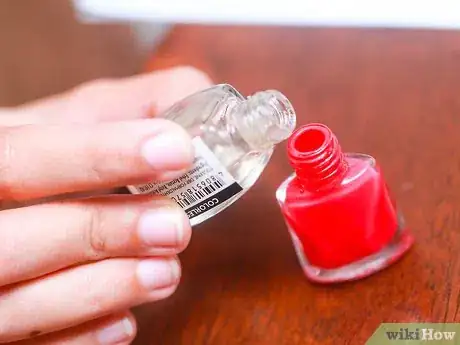 Imagen titulada Keep Nail Polish from Drying Out Step 7