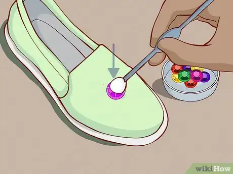 Imagen titulada Bedazzle Shoes Step 9