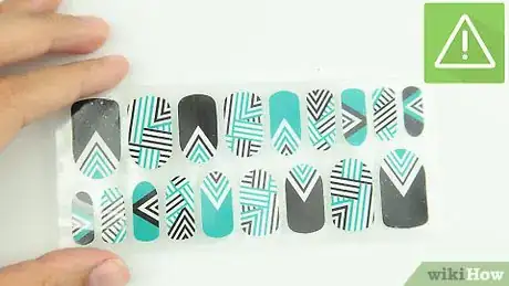 Imagen titulada Apply Nail Wraps Step 11