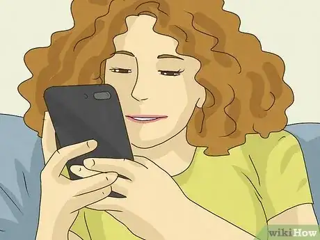 Imagen titulada How Long to Wait for a Text Before Giving Up Step 4
