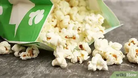 Imagen titulada Make Microwave Popcorn Step 5