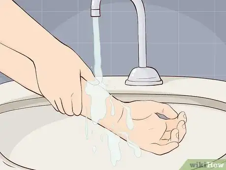 Imagen titulada Shave With Conditioner Step 1