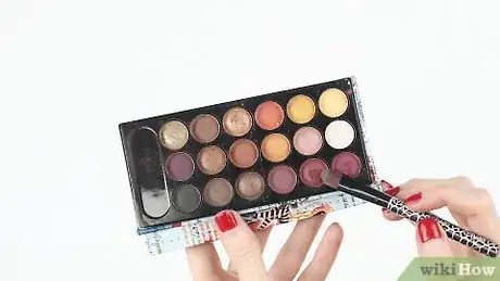 Imagen titulada Do Makeup for Hazel Eyes Step 11