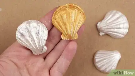 Imagen titulada Paint on Sea Shells Step 19