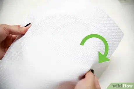 Imagen titulada Mount Fabric in an Embroidery Hoop Step 4