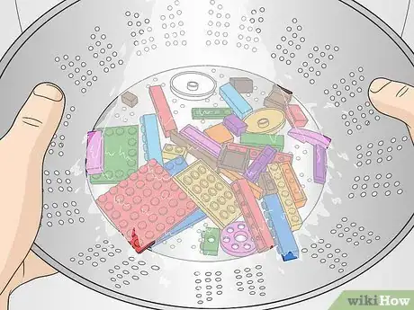 Imagen titulada Clean LEGOs Step 21