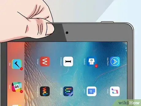 Imagen titulada Completely Power Down Your iPad Step 1