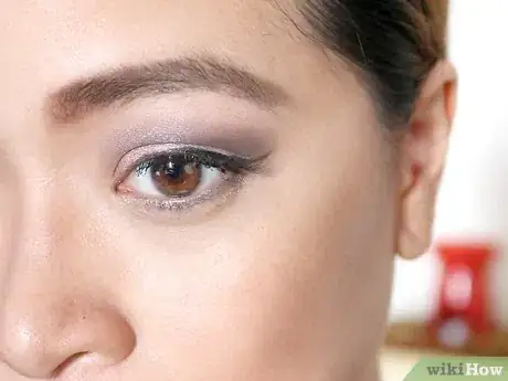 Imagen titulada Apply Natural Makeup for Brown Eyes Final