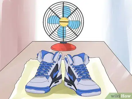 Imagen titulada Stop Shoes from Banging in the Dryer Step 8