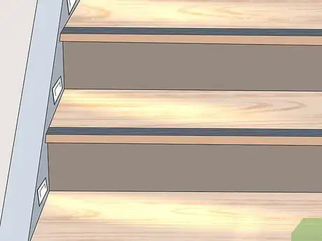 Imagen titulada Not Fall Down Stairs Step 9