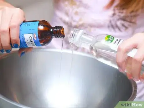 Imagen titulada Apply Castor Oil for Hair Step 2