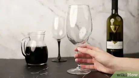 Imagen titulada Serve Cabernet Sauvignon Step 5