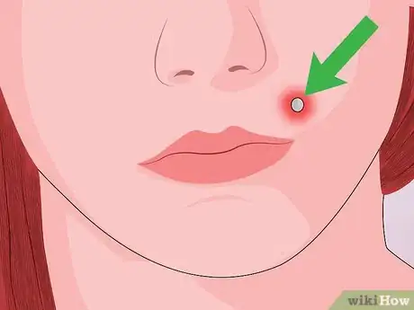 Imagen titulada Take Care of a New Monroe Piercing Step 11