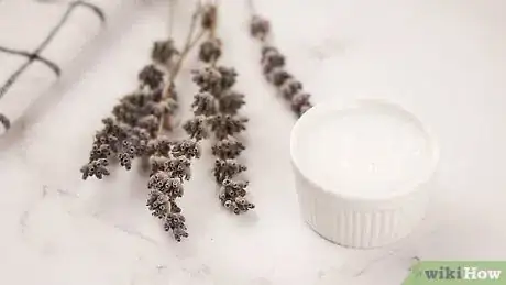 Imagen titulada Make Diffuser Oil Step 1