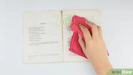 Imagen titulada Repair a Wet Book Step 1