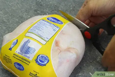 Imagen titulada Clean a Chicken Step 4