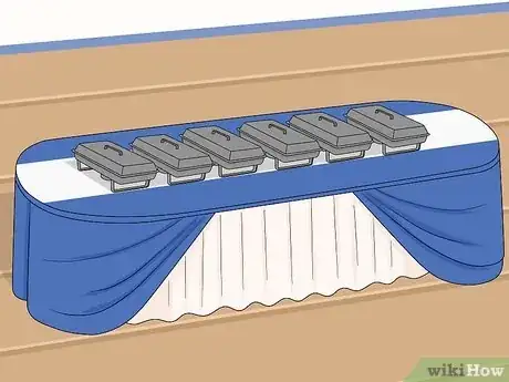 Imagen titulada Set Up a Buffet Step 8