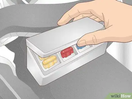 Imagen titulada Change a Fuel Filter Step 1