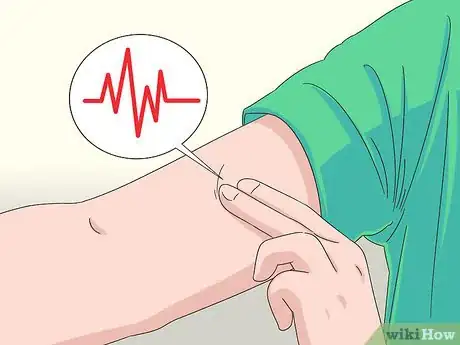 Imagen titulada Find Your Brachial Pulse Step 3