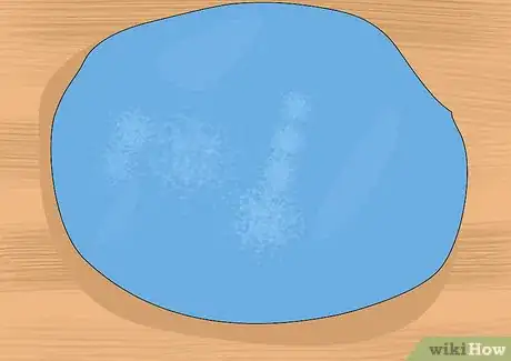 Imagen titulada Make a Minion Cake Step 17