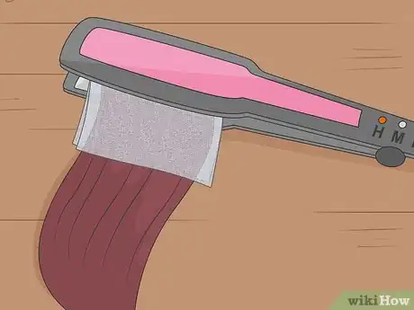 Imagen titulada Remove Glue from Hair Extensions Wefts Step 4
