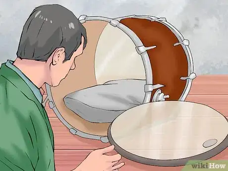 Imagen titulada Make a Drum Set Quieter Step 1