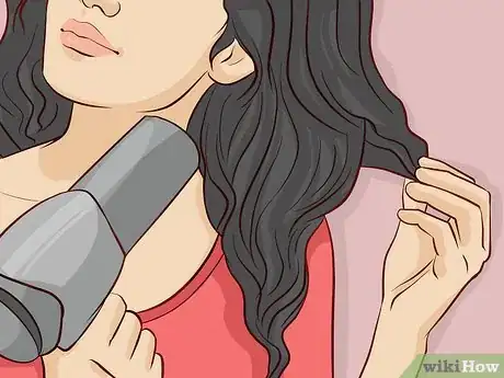 Imagen titulada Feather Your Hair Step 4