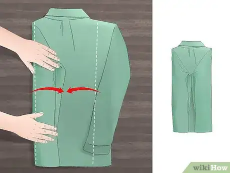 Imagen titulada Fold a Shirt for Business Travel Step 3