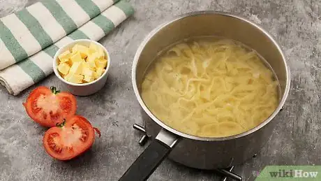 Imagen titulada Cook Chicken Alfredo Step 1