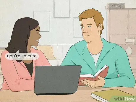 Imagen titulada Compliment a Guy Without Being Creepy Step 7