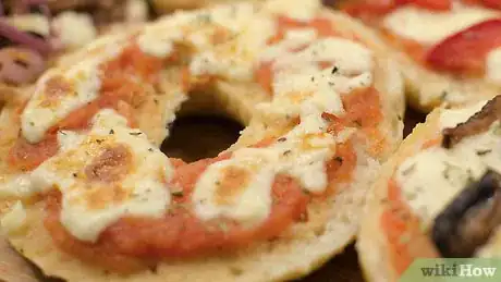 Imagen titulada Make Pizza Bagels Step 6
