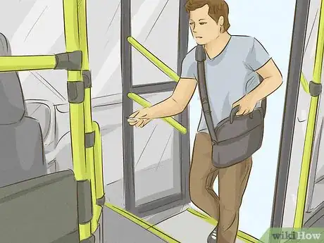 Imagen titulada Avoid Conversation on Public Transportation Step 1