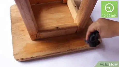 Imagen titulada Clean a Wooden Chair Step 9