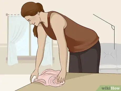 Imagen titulada Dress After a Shoulder Surgery Step 12.jpeg
